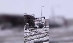 Gaziantep’te 10 iş yerinin çatısı çöktü