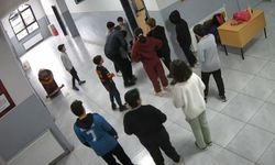 Boğazına ekmek kaçtı, öğretmeni kurtardı