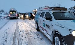 Karda mahsur kalan ailenin imdadına UMKE yetişti