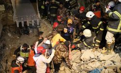 Depremde hayatta kalan genç, enkaz günlerini unutamıyor