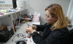 Depremzede kadından hayata örnek mücadele