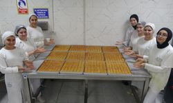 Baklava Ustalarına Taş Çıkartan Meslek Liseli Kızlar