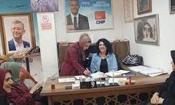 İstifa eden CHP Kadın Kolları Başkanı görevine tekrar döndü