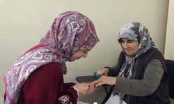 Belediyeden yaşlılara güzellik terapisi