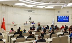 Fatma Şahin’den başarılı sporculara destek