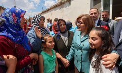 Fatma Şahin sel bölgelerinde incelemelerde bulundu