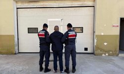 Firari dolandırıcı jandarmadan kaçamadı