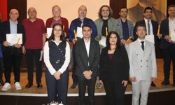GAÜN'de öğretim üyelerine “Altın Neşter Ödülleri” taktim edildi