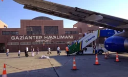 Sancısı tutan kadın, havalimanında doğum yaptı