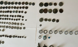 Hurda toplarken çöplükte hazine buldu