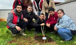Özel eğitim öğrencileri Gaziantep’te doğa için fidan dikti