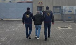 Hırsızlıktan  aranan şahıs yakalandı