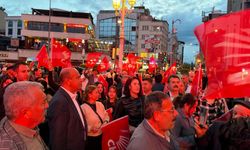 CHP’liler Gaziantep İl Başkanlığı önünde toplandı