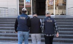 Kırmızı bültenle aranan şüpheliler yakayı ele verdi