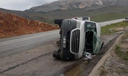Gaziantep’ten Malatya’ya giden araç devrildi