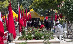 Gaziantep’te Bayram öncesi mezarlıklarda yoğunluk