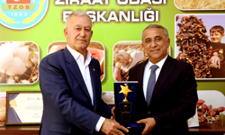 Gaziantep Tarım ve Orman İl Müdürüne teşekkür plaketi