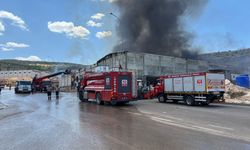 Fabrikayı saran alevler söndürüldü