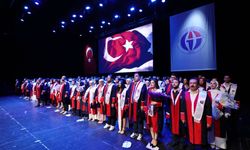 GAÜN Fen Edebiyat Fakültesi’nde 350 öğrenci mezun oldu