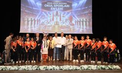 Okul sporlarında dereceye giren öğrenciler ödüllendirildi