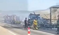 TAG Otoyolu'nda tır alev aldı