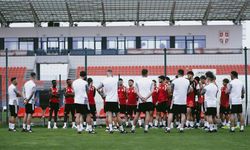 Çalhanoğlu, Gaziantep FK kampında ilk antrenmanına çıktı