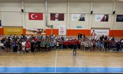 Minik hentbolculardan gururlandıran başarı