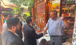Saadet Partisi heyeti vatandaşla buluştu