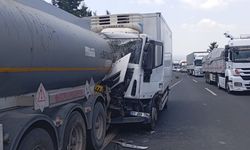 TAG Otoyolu'nda tır tankere çarptı