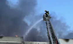 Nizip'te kağıt fabrikasında yangın paniği