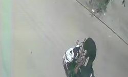 Motosikletli kablo hırsızı aranıyor