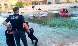 Fırat Nehri'nde mahsur kalan 6 kişi ekipler tarafından kurtarıldı
