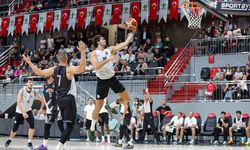 Gaziantep Basketbol’dan evinde çifte zafer