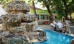 Kahta belediyesi parklarda yenileme işlemlerine devam ediyor