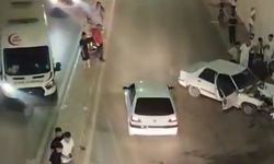 Seyir halindeki iki otomobil çarpıştı: 4 yaralı