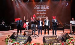 Uğur Işılak Gaziantep’te unutulmaz bir gece yaşattı