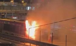 İstanbul’da metrobüs alevlere teslim oldu!