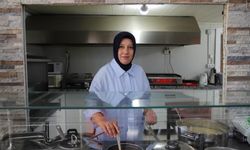 Depremde evi yıkıldı, şimdi 8 kadına iş veriyor