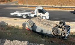 Gaziantep’te kontrolden çıkan otomobil takla attı
