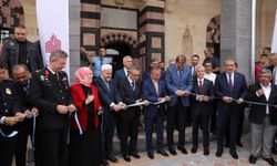 Depremde hasar gören Şeyh Fetullah Camii tekrardan ibadete açıldı