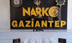 Gaziantep’te araçtan 3 kilo 50 gram metamfetamin çıktı