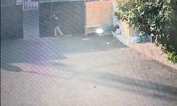 Gaziantep’te bekçi demir kapının altında kaldı