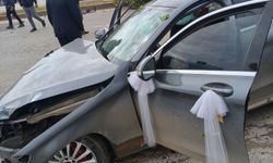 Gaziantep’te gelin arabası kazaya karıştı