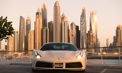 Dubai ve Abu Dabi'yi direksiyon başında nasıl keşfedebilirsiniz