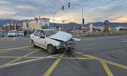 İslahiyede kaza! İki araçta maddi hasar oluştu