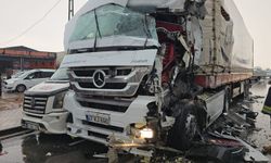Gaziantep’te tırın çarpması zincirleme kazaya neden oldu