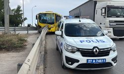 Gaziantep’te kontrolden çıkan halk otobüsü bariyerlere çarptı