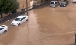 Sağanak yağış yolları göle çevirdi, kazalar peş peşe geldi