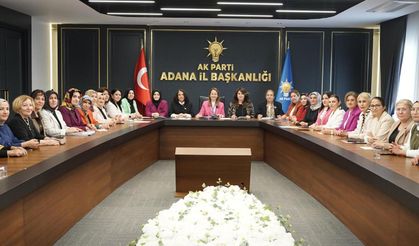 Derya Bakbak, Kadın Kollarını tek tek dinledi