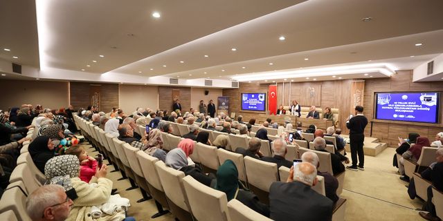 Umreden dönen ikinci kafile Fatma Şahin ile bir araya geldi